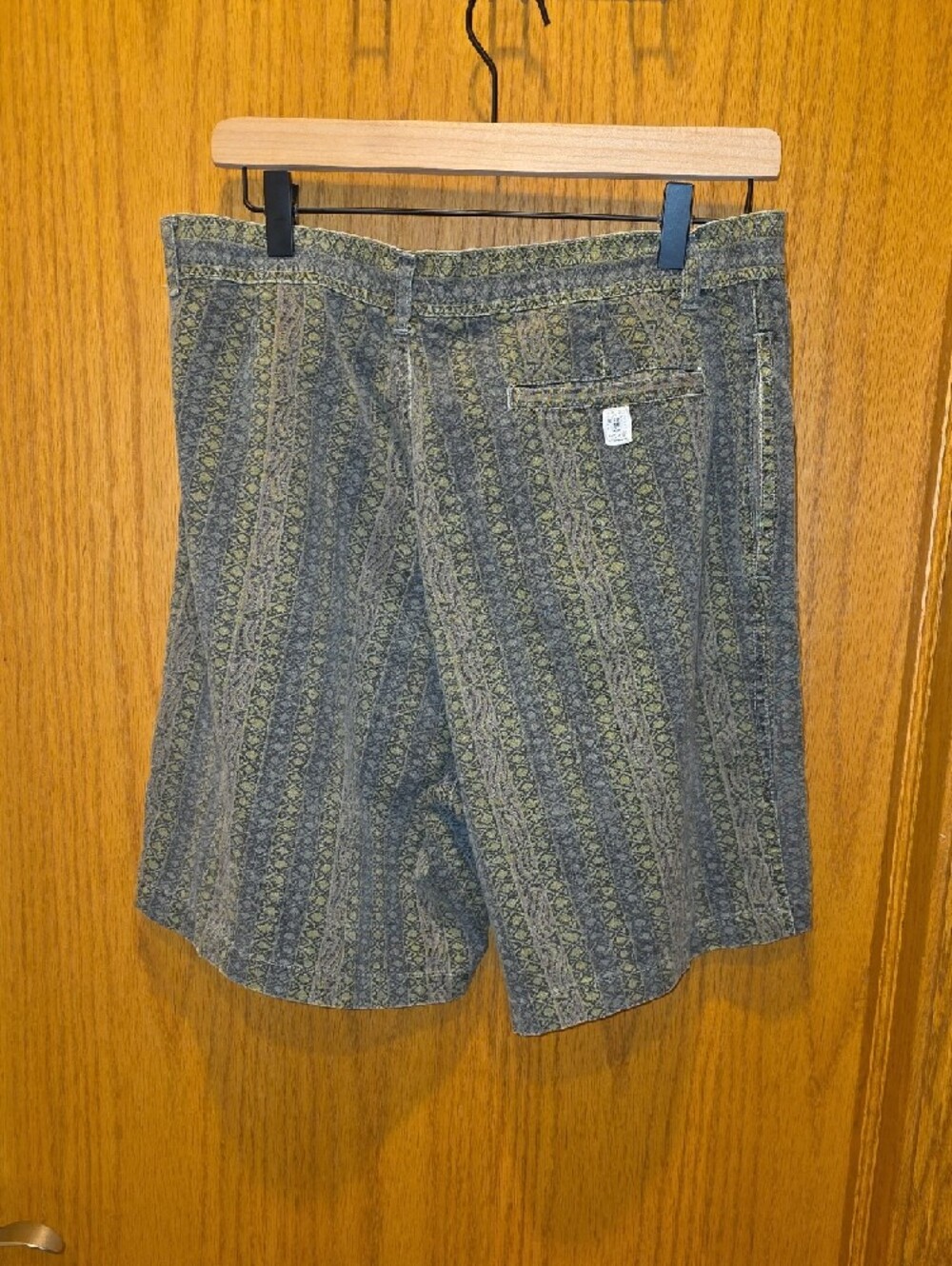 Vintage Rusty Olive Green Patterned Flat-Front Men's Shorts - Picture 7 of 8